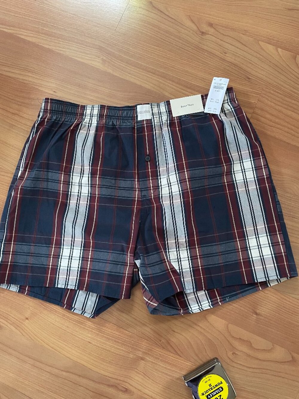 NWT Hollister Plaid 100% Cotton Long Boxer Short - XL Men's Shorts